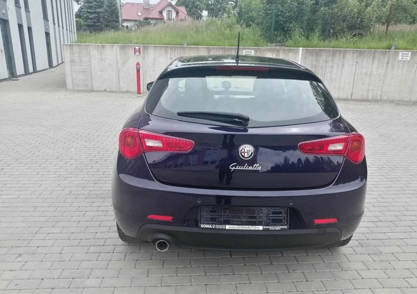 Alfa Romeo Giulietta cena 31500 przebieg: 149850, rok produkcji 2011 z Kozienice małe 172